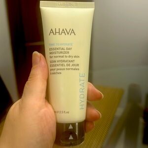 NIB! AHAVA Time to Hydrate Essential Day Moisturizer!